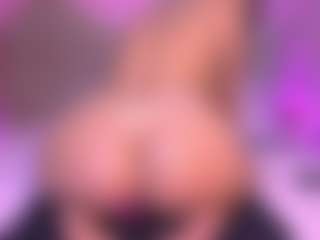 Live cam show with zoe-12 - Red Hair Middle Aged on Camsoda