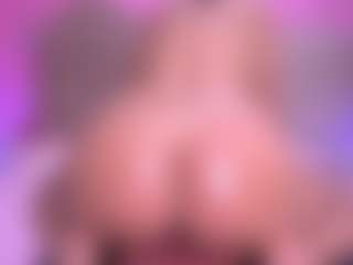 zoe-12's Live Sex Cam Show