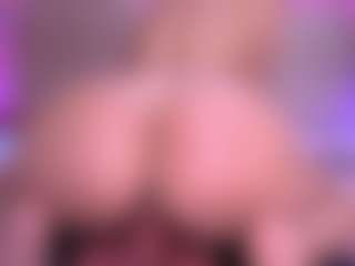 zoe-12's Live Sex Cam Show