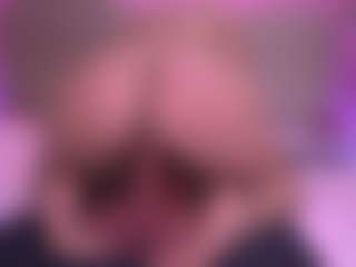 Live cam show with zoe-12 - Tease Mature on Mixed Magazine Live