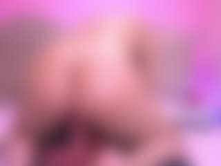 zoe-12's Live Sex Cam Show