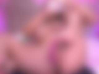 Show en direct avec zoe-12 - Tease Red Hair sur Camsoda