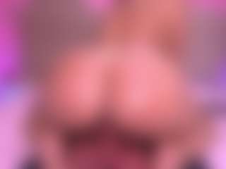 zoe-12's Live Sex Cam Show