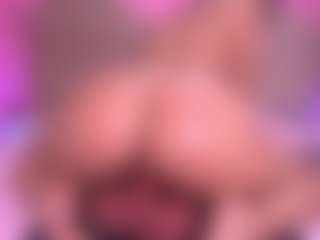 zoe-12's Live Sex Cam Show