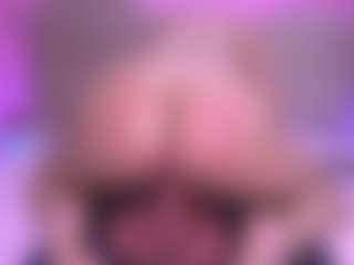 zoe-12's Live Sex Cam Show