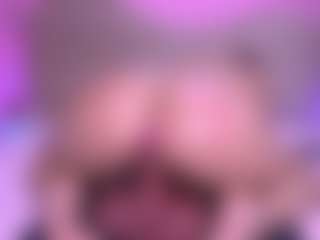 zoe-12's Live Sex Cam Show