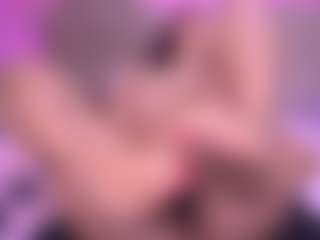 zoe-12's Live Sex Cam Show