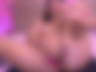 zoe-12's Live Sex Cam Show