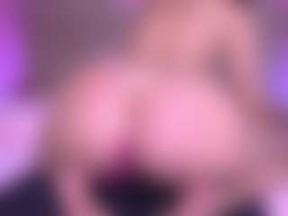 zoe-12's Live Sex Cam Show