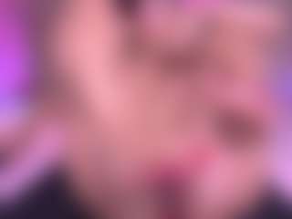 Live cam show with zoe-12 - Shaved Pussy MILF on Camsoda