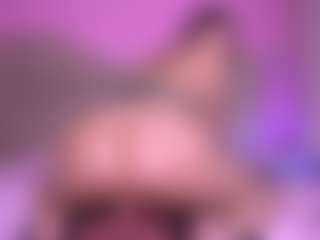 zoe-12's Live Sex Cam Show