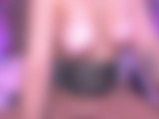 zoe-12's Live Sex Cam Show