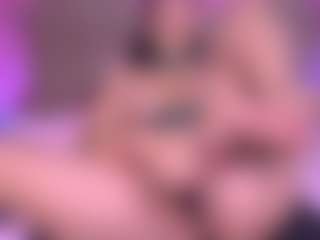 Live cam show with zoe-12 - Athletic Lush on TeamSkeetLive
