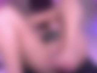zoe-12's Live Sex Cam Show