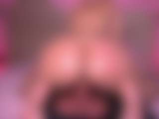zoe-12 MILF webcam performer live streaming