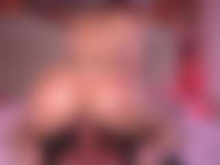 Live cam show with zoe-12 - Middle Aged on Dare Cams