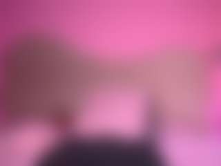 zoe-12 MILF webcam performer live streaming