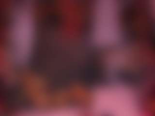 zoe-12 MILF webcam performer live streaming