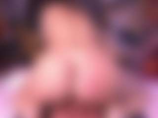 Live cam show with zoe-12 - Mature Middle Aged on Gym Cam Girls