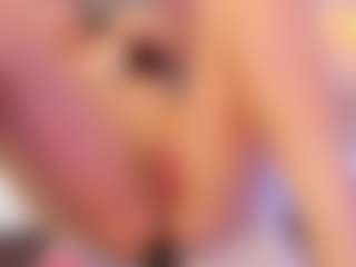 Live cam show with EmmaRousel - Sexy on Camsoda