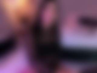 EmmaRousel's Live Sex Cam Show