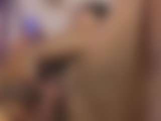 Live cam show with Linoshka - Nipple Piercings on crypto-cams