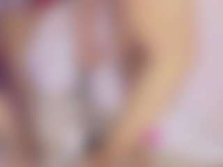 Live cam show with Linoshka - Double Penetration on Uber Horny