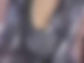 Live cam show with Linoshka - Small Tits on LiveSexCams6