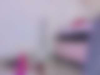 Live cam show with Linoshka - Average on live18s.com