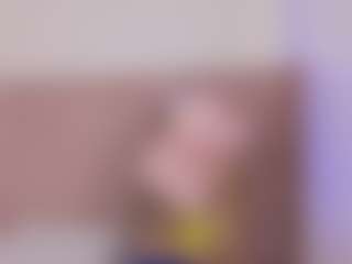Live cam show with Linoshka - Average on Soda Cam