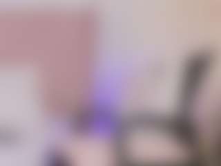 Live cam show with Linoshka - Nipple Piercings on Big Tits