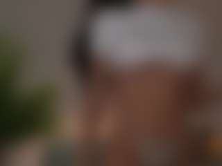 Live cam show with KatyeRave - Petite on luckytryst.com