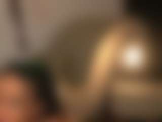 Live cam show with KatyeRave - Bedroom on Livezox