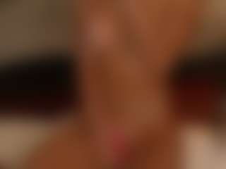 Live cam show with KatyeRave - Shaved Pussy on Camversity