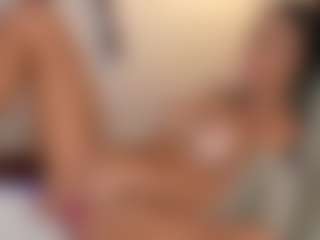 Spettacolo in cam dal vivo con KatyeRave - Squirt su Camsoda