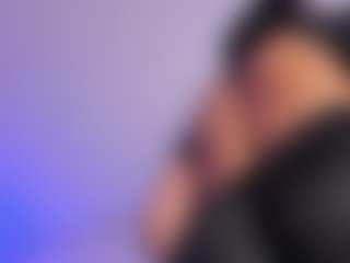 Live cam show with Inndra - Public Ebony on TeamSkeetLive