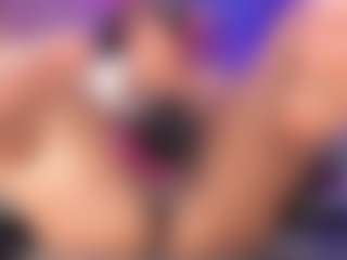 Live cam show with Inndra - Bedroom Black on xheatlive.com