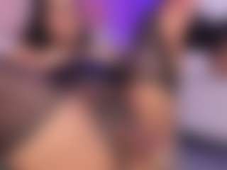 Live cam show with Inndra - Ebony Shaved Pussy on Camiplay Live