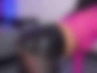 Spettacolo in cam dal vivo con Inndra - Black Shaved Pussy su Camsoda