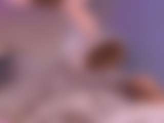 Live cam show with Hanna Chris - Small Tits on Gym Cam Girls