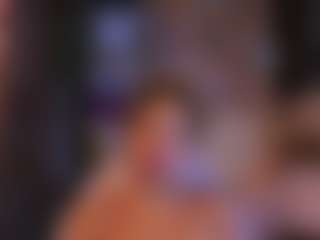 Live cam show with Hanna Chris - Muscle on SmokeAndPoke