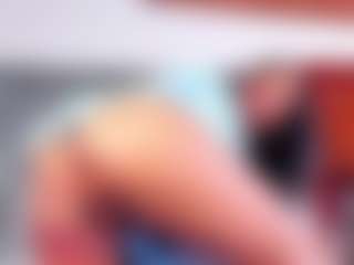 Live cam show with KATEEROSE - Striptease on PervPlay.com