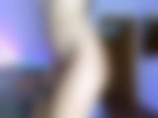 Live cam show with Natalie10G - Oil on Instabang
