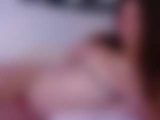 Live cam show with Sylvia Saige - Shaved Pussy on crypto-cams