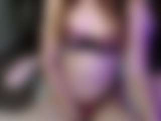 Live cam show with Sylvia Saige - Flashing on sexytreat.net
