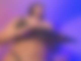 Live cam show with MelissaJordan - Control on CamwithHer