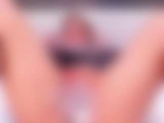 Show de cam en vivo con OLIVIA CARTER - Striptease MILF en Camsoda