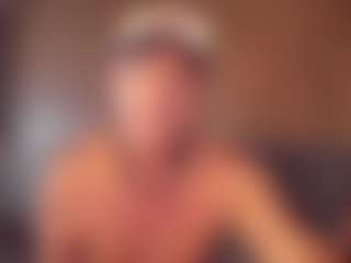 Live cam show with clubthumper - Tease on studioflirtlive.com