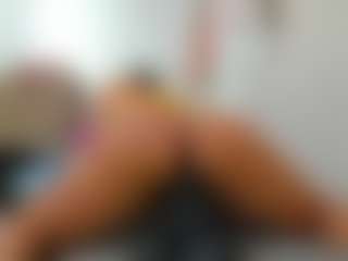 Live cam show with Aliicee-Green - Young Adult on testsause.com