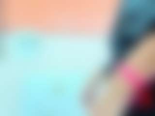 Live cam show with Aliicee-Green - Middle Aged on CamSodaAdn